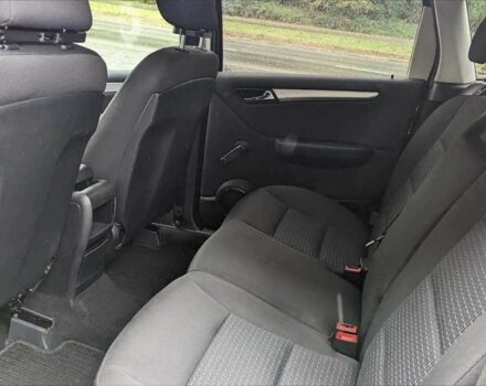 Черный Мерседес Б-класс, объемом двигателя 2 л и пробегом 230 тыс. км за 6600 $, фото 10 на Automoto.ua