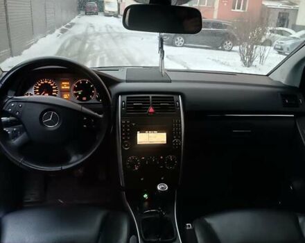 Чорний Мерседес Б-клас, об'ємом двигуна 2 л та пробігом 281 тис. км за 6300 $, фото 7 на Automoto.ua