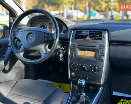 Чорний Мерседес Б-клас, об'ємом двигуна 1.7 л та пробігом 215 тис. км за 7650 $, фото 17 на Automoto.ua