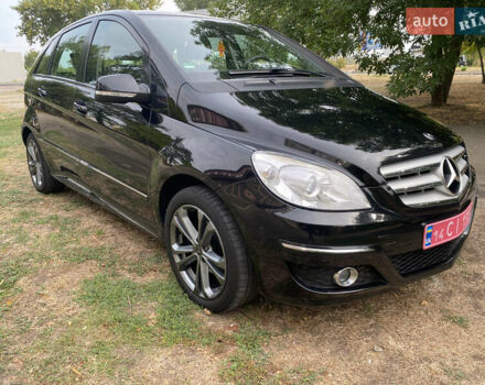 Черный Мерседес Б-класс, объемом двигателя 1.7 л и пробегом 204 тыс. км за 8300 $, фото 12 на Automoto.ua