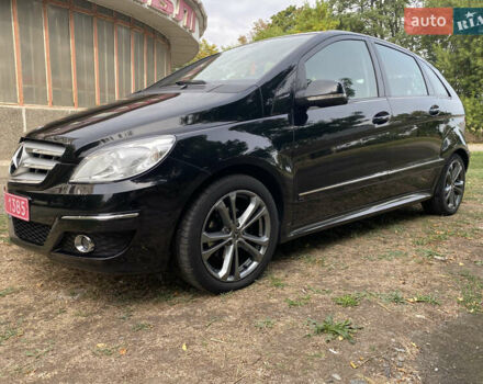 Черный Мерседес Б-класс, объемом двигателя 1.7 л и пробегом 204 тыс. км за 8300 $, фото 9 на Automoto.ua
