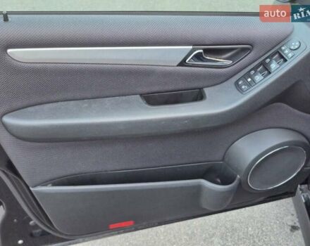 Черный Мерседес Б-класс, объемом двигателя 1.8 л и пробегом 70 тыс. км за 7999 $, фото 28 на Automoto.ua