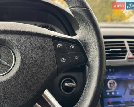 Мерседес Б-класс 2010 в Киеве на Automoto.ua Черный Мерседес Б-класс, объемом двигателя 1.7 л и пробегом 85 тыс. км за 9190 $, фото 19 на Automoto.ua