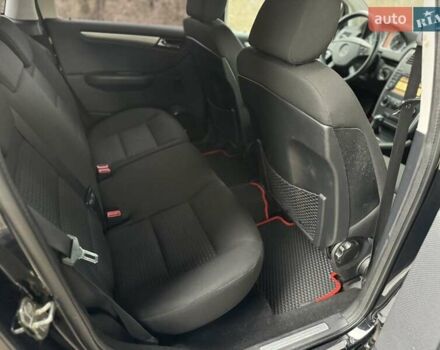 Чорний Мерседес Б-клас, об'ємом двигуна 1.7 л та пробігом 76 тис. км за 7599 $, фото 19 на Automoto.ua