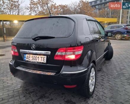 Чорний Мерседес Б-клас, об'ємом двигуна 1.7 л та пробігом 70 тис. км за 7300 $, фото 5 на Automoto.ua