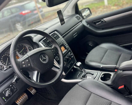 Чорний Мерседес Б-клас, об'ємом двигуна 1.7 л та пробігом 210 тис. км за 8200 $, фото 46 на Automoto.ua