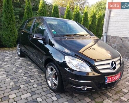 Мерседес Б-класс 2010 в Ходорів на Automoto.ua Черный Мерседес Б-класс, объемом двигателя 2.03 л и пробегом 182 тыс. км за 7700 $, фото 2 на Automoto.ua