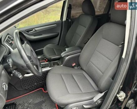 Чорний Мерседес Б-клас, об'ємом двигуна 1.7 л та пробігом 76 тис. км за 7599 $, фото 5 на Automoto.ua