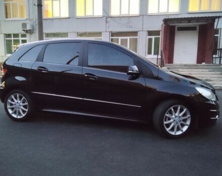 Черный Мерседес Б-класс, объемом двигателя 1.7 л и пробегом 150 тыс. км за 8000 $, фото 7 на Automoto.ua