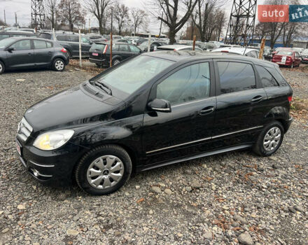 Чорний Мерседес Б-клас, об'ємом двигуна 1.7 л та пробігом 210 тис. км за 8200 $, фото 16 на Automoto.ua