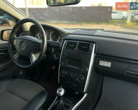 Черный Мерседес Б-класс, объемом двигателя 1.5 л и пробегом 222 тыс. км за 8200 $, фото 48 на Automoto.ua