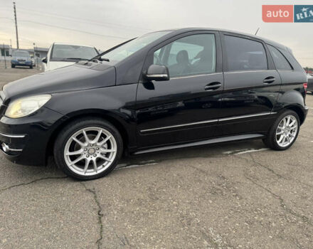 Чорний Мерседес Б-клас, об'ємом двигуна 1.7 л та пробігом 41 тис. км за 8800 $, фото 6 на Automoto.ua