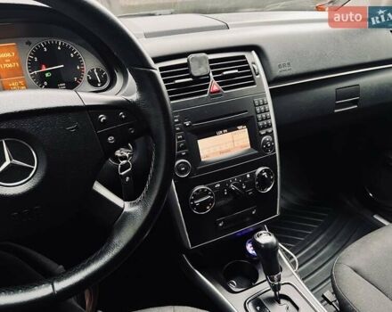 Черный Мерседес Б-класс, объемом двигателя 2.03 л и пробегом 170 тыс. км за 7400 $, фото 5 на Automoto.ua