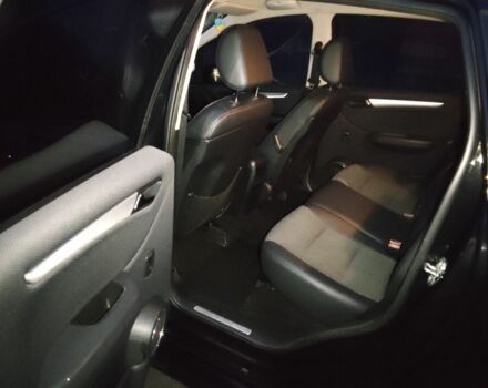 Черный Мерседес Б-класс, объемом двигателя 1.7 л и пробегом 150 тыс. км за 8000 $, фото 10 на Automoto.ua