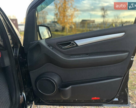 Черный Мерседес Б-класс, объемом двигателя 1.5 л и пробегом 222 тыс. км за 8200 $, фото 44 на Automoto.ua