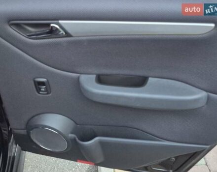 Черный Мерседес Б-класс, объемом двигателя 1.8 л и пробегом 70 тыс. км за 7999 $, фото 51 на Automoto.ua