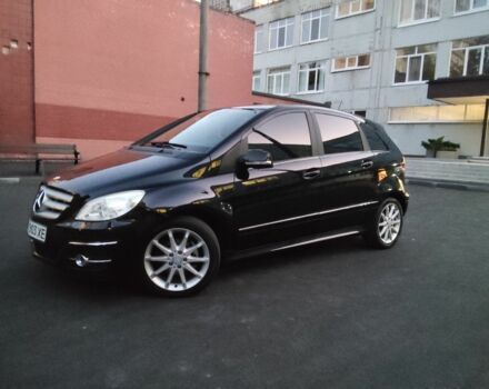Черный Мерседес Б-класс, объемом двигателя 1.7 л и пробегом 150 тыс. км за 8000 $, фото 2 на Automoto.ua