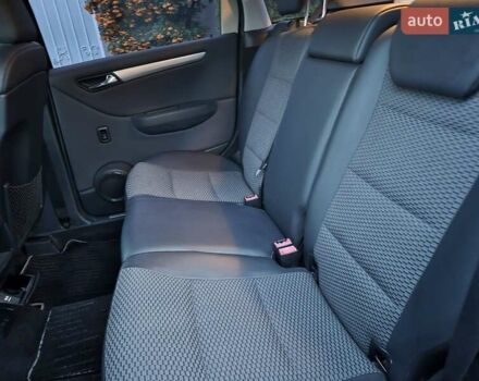 Черный Мерседес Б-класс, объемом двигателя 1.8 л и пробегом 70 тыс. км за 7999 $, фото 48 на Automoto.ua