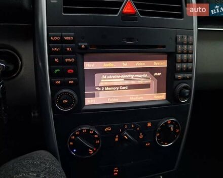 Чорний Мерседес Б-клас, об'ємом двигуна 1.7 л та пробігом 70 тис. км за 7300 $, фото 4 на Automoto.ua