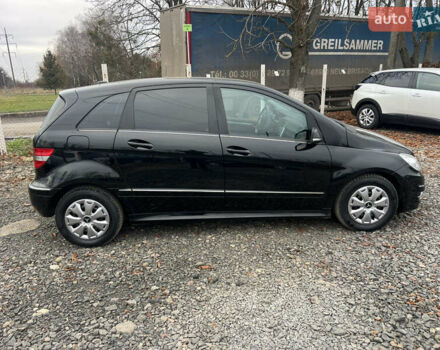 Чорний Мерседес Б-клас, об'ємом двигуна 1.7 л та пробігом 210 тис. км за 8200 $, фото 9 на Automoto.ua