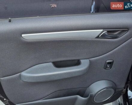 Черный Мерседес Б-класс, объемом двигателя 1.8 л и пробегом 70 тыс. км за 7999 $, фото 49 на Automoto.ua