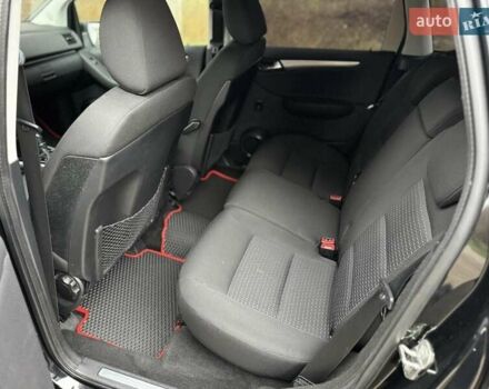 Чорний Мерседес Б-клас, об'ємом двигуна 1.7 л та пробігом 76 тис. км за 7599 $, фото 6 на Automoto.ua