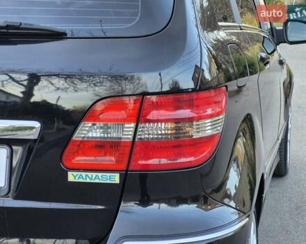 Черный Мерседес Б-класс, объемом двигателя 1.8 л и пробегом 70 тыс. км за 7999 $, фото 12 на Automoto.ua