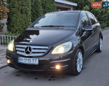 Черный Мерседес Б-класс, объемом двигателя 1.8 л и пробегом 70 тыс. км за 7999 $, фото 19 на Automoto.ua