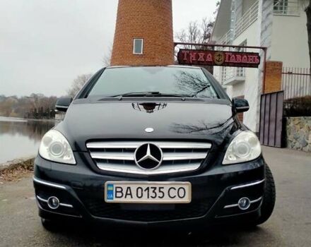 Черный Мерседес Б-класс, объемом двигателя 1.7 л и пробегом 95 тыс. км за 8400 $, фото 4 на Automoto.ua
