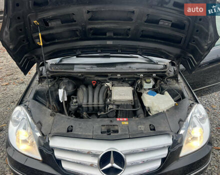 Чорний Мерседес Б-клас, об'ємом двигуна 1.7 л та пробігом 210 тис. км за 8200 $, фото 41 на Automoto.ua