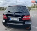 Мерседес Б-клас 2010 у Києві на Automoto.ua Чорний Мерседес Б-клас, об'ємом двигуна 1.7 л та пробігом 84 тис. км за 9800 $, фото 5 на Automoto.ua