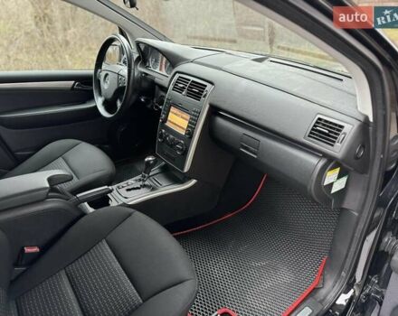 Чорний Мерседес Б-клас, об'ємом двигуна 1.7 л та пробігом 76 тис. км за 7599 $, фото 3 на Automoto.ua