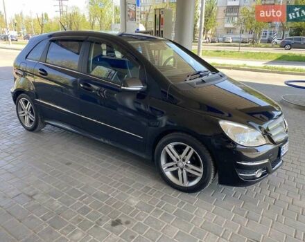 Чорний Мерседес Б-клас, об'ємом двигуна 1.7 л та пробігом 86 тис. км за 8600 $, фото 3 на Automoto.ua
