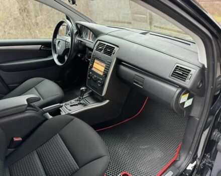 Черный Мерседес Б-класс, объемом двигателя 1.7 л и пробегом 77 тыс. км за 7600 $, фото 7 на Automoto.ua