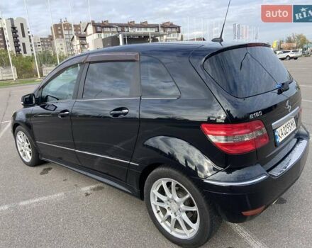 Мерседес Б-клас 2010 у Києві на Automoto.ua Чорний Мерседес Б-клас, об'ємом двигуна 1.7 л та пробігом 84 тис. км за 9800 $, фото 4 на Automoto.ua