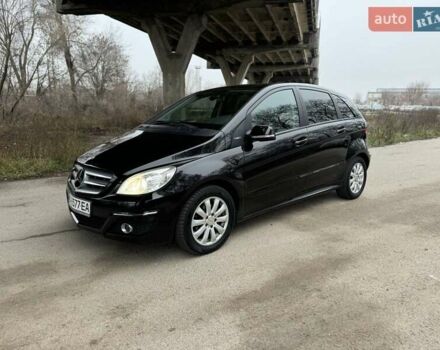 Чорний Мерседес Б-клас, об'ємом двигуна 1.7 л та пробігом 76 тис. км за 7599 $, фото 12 на Automoto.ua