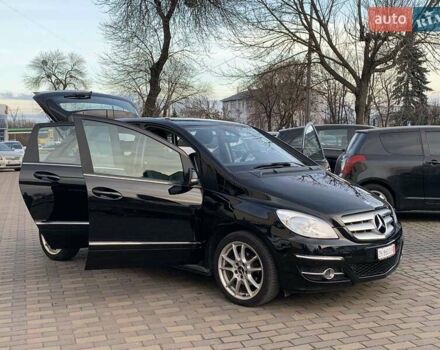 Черный Мерседес Б-класс, объемом двигателя 1.7 л и пробегом 249 тыс. км за 7999 $, фото 4 на Automoto.ua