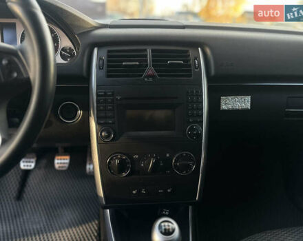 Черный Мерседес Б-класс, объемом двигателя 1.5 л и пробегом 222 тыс. км за 8200 $, фото 33 на Automoto.ua