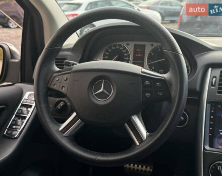 Мерседес Б-класс 2010 в Киеве на Automoto.ua Черный Мерседес Б-класс, объемом двигателя 1.7 л и пробегом 85 тыс. км за 9190 $, фото 14 на Automoto.ua