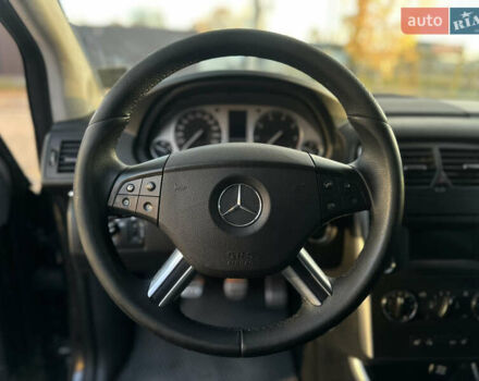 Черный Мерседес Б-класс, объемом двигателя 1.5 л и пробегом 222 тыс. км за 8200 $, фото 29 на Automoto.ua