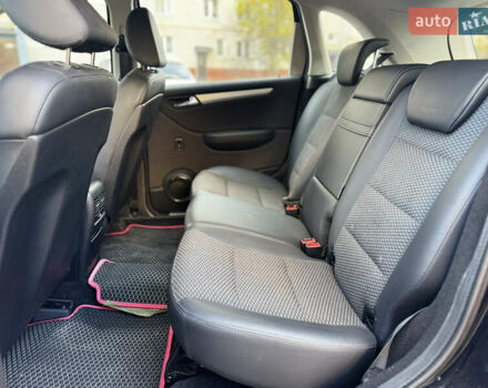 Чорний Мерседес Б-клас, об'ємом двигуна 1.99 л та пробігом 224 тис. км за 8750 $, фото 12 на Automoto.ua