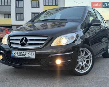 Чорний Мерседес Б-клас, об'ємом двигуна 1.7 л та пробігом 89 тис. км за 7990 $, фото 1 на Automoto.ua