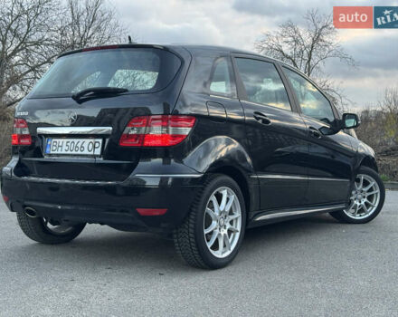 Чорний Мерседес Б-клас, об'ємом двигуна 1.7 л та пробігом 89 тис. км за 7990 $, фото 5 на Automoto.ua