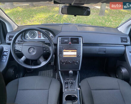 Черный Мерседес Б-класс, объемом двигателя 1.7 л и пробегом 84 тыс. км за 8200 $, фото 14 на Automoto.ua