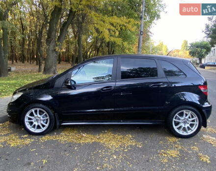 Черный Мерседес Б-класс, объемом двигателя 1.7 л и пробегом 84 тыс. км за 8200 $, фото 9 на Automoto.ua