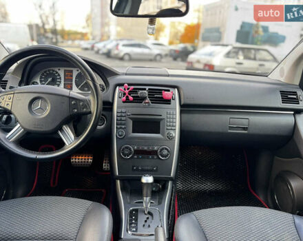 Чорний Мерседес Б-клас, об'ємом двигуна 1.99 л та пробігом 224 тис. км за 8750 $, фото 13 на Automoto.ua