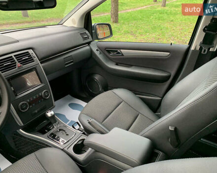 Чорний Мерседес Б-клас, об'ємом двигуна 2 л та пробігом 51 тис. км за 9100 $, фото 19 на Automoto.ua