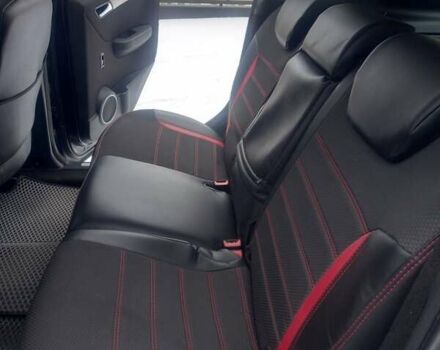 Черный Мерседес Б-класс, объемом двигателя 1.99 л и пробегом 202 тыс. км за 7700 $, фото 7 на Automoto.ua