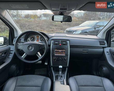 Чорний Мерседес Б-клас, об'ємом двигуна 1.7 л та пробігом 89 тис. км за 7990 $, фото 9 на Automoto.ua