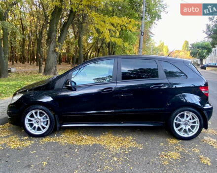 Черный Мерседес Б-класс, объемом двигателя 1.7 л и пробегом 84 тыс. км за 8200 $, фото 1 на Automoto.ua